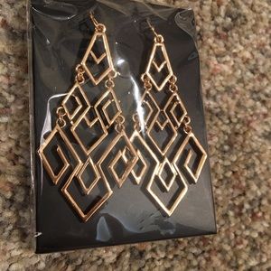 Avon Jewelry - Geometrical diva earrings gold brand NEW Avon Jewelry - Geometrical diva earrings gold brand NEW